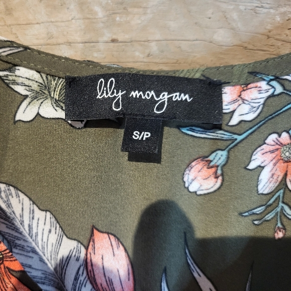 Floral Sleeveless Top - Green - Picture 2 of 5